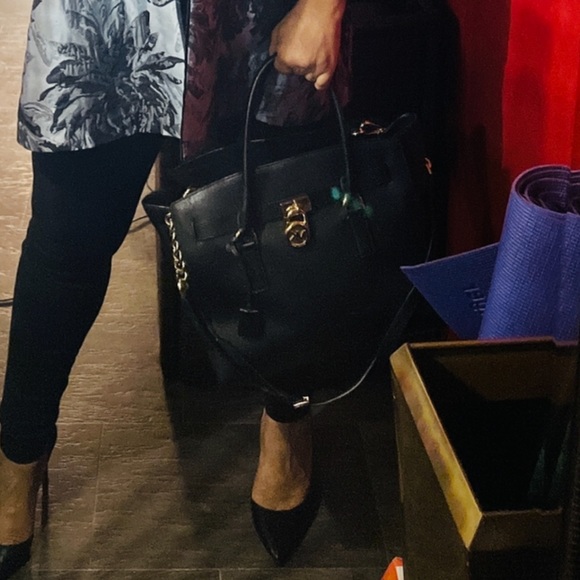 Michael Kors Authentic Black Leather Tote (Good condition) (large) - Picture 15 of 15